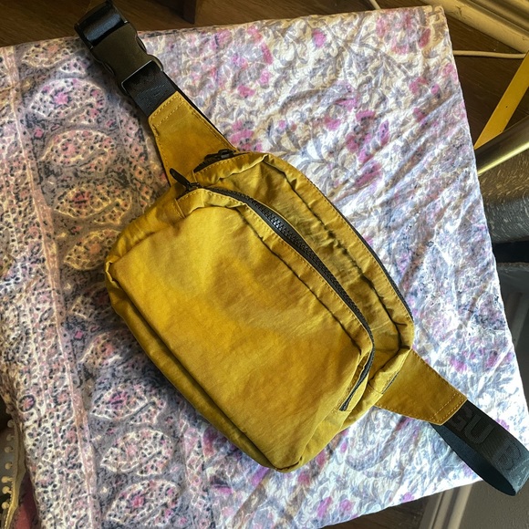 BAGGU Handbags - BAGGU Mustard Crossbody Bag